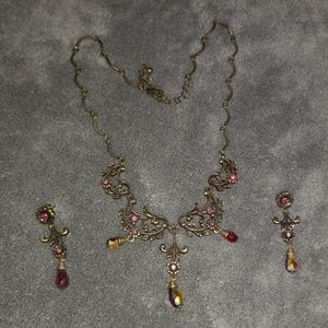 Elegant necklace and earrings